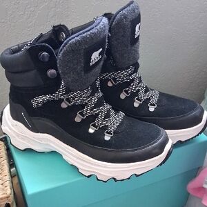 Sorel Black and Gray Snow Boots